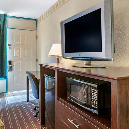 Rodeway Inn New Port Richey Εξωτερικό φωτογραφία