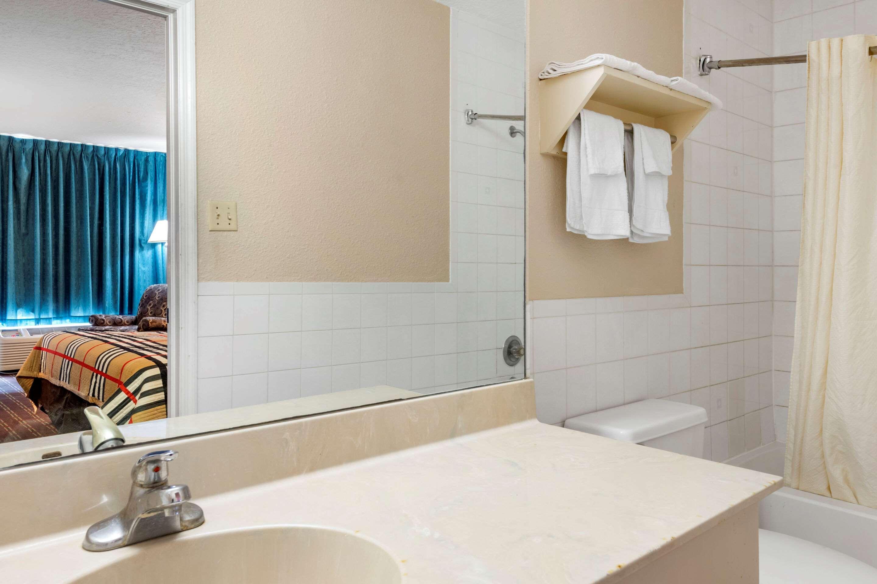 Rodeway Inn New Port Richey Εξωτερικό φωτογραφία