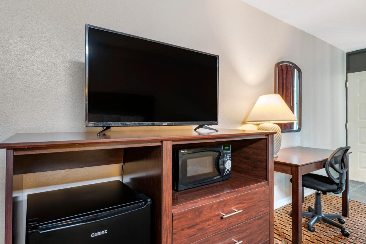 Rodeway Inn New Port Richey Εξωτερικό φωτογραφία